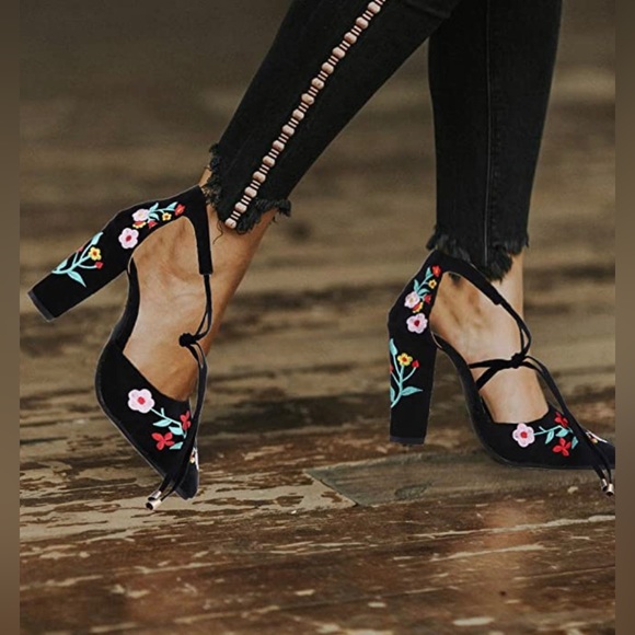 COPY - NWT High Heel Floral Embroidered
